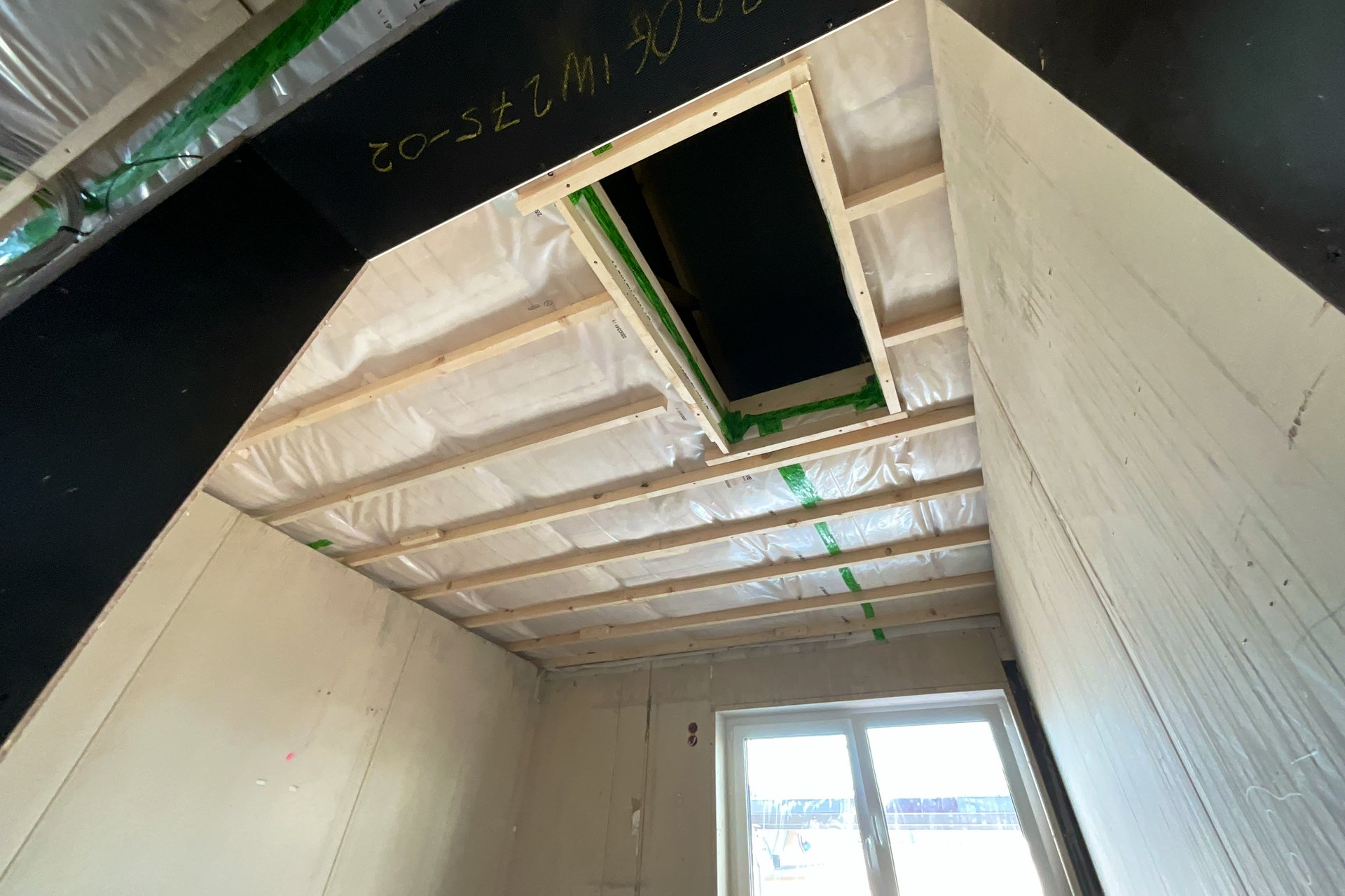 Unterkonstruktion der abgehängten Decke im OG