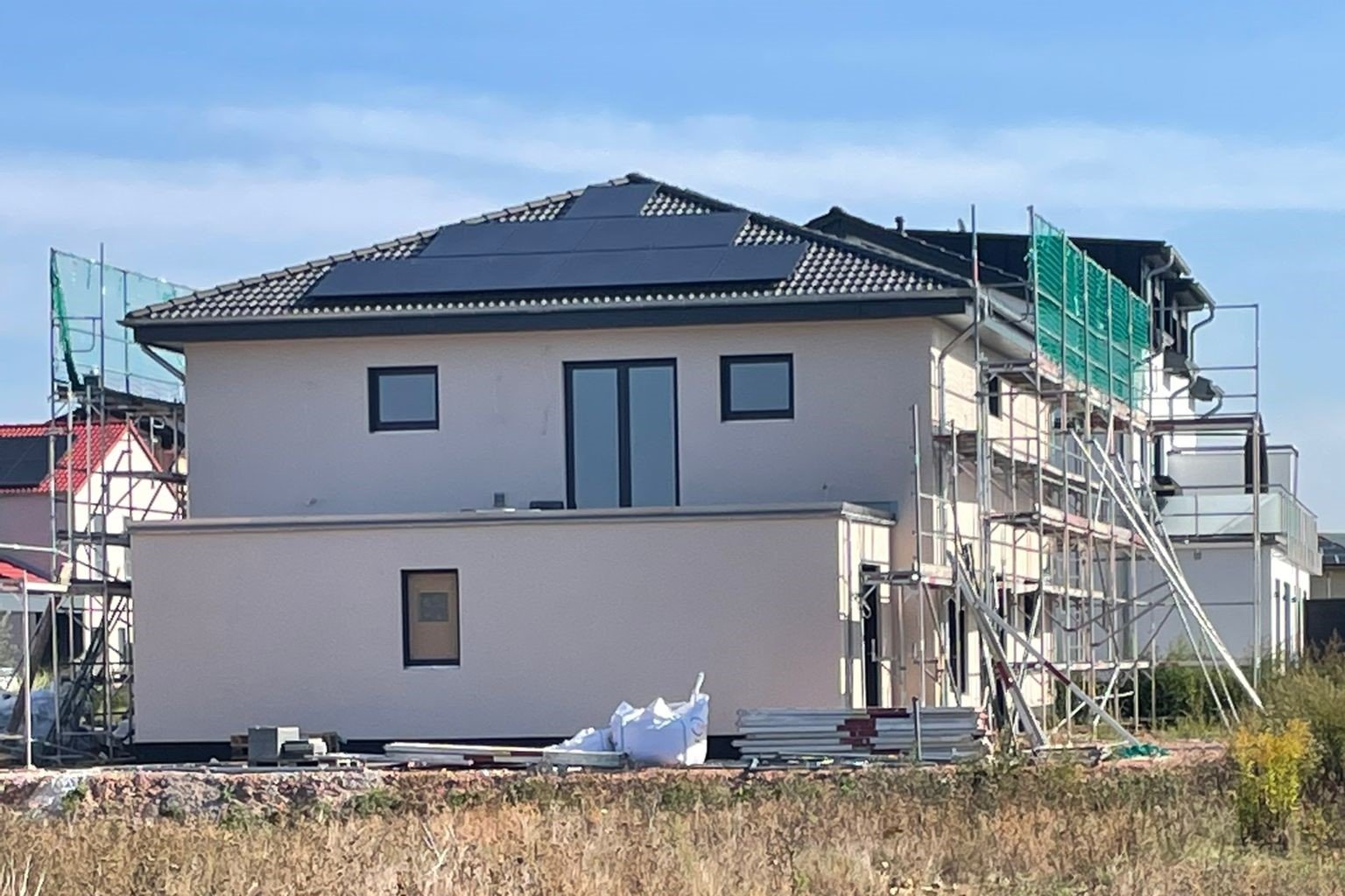 Stadtvilla mit Anbau Außenansicht